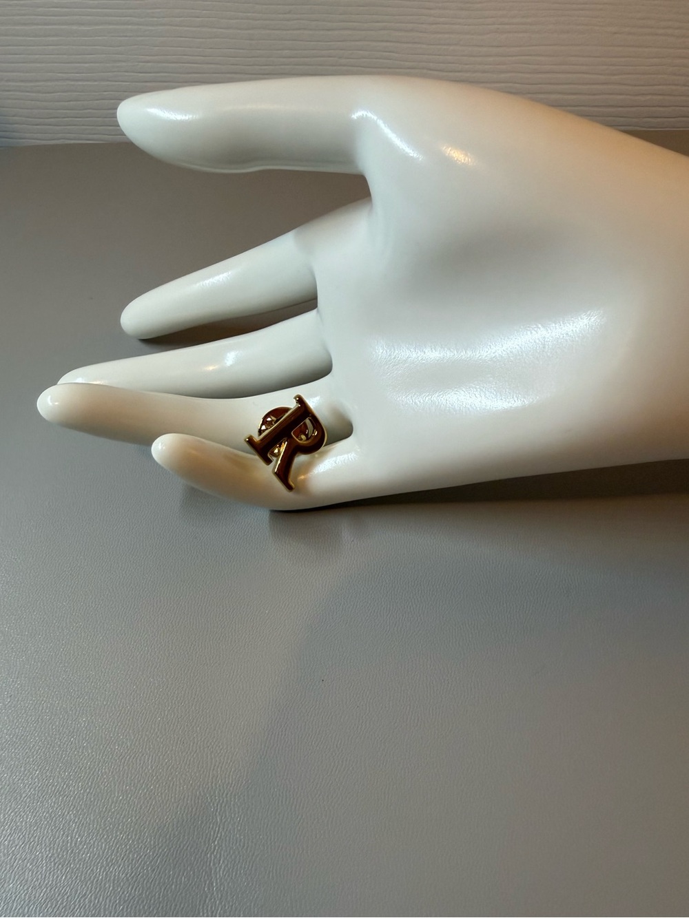 Gold Tone Letter R Pin